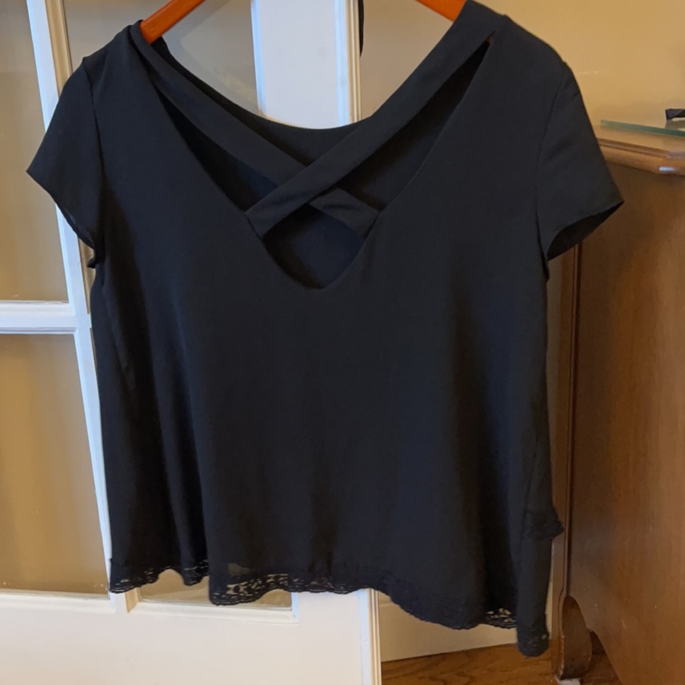 Black tee - Picture 3 of 3